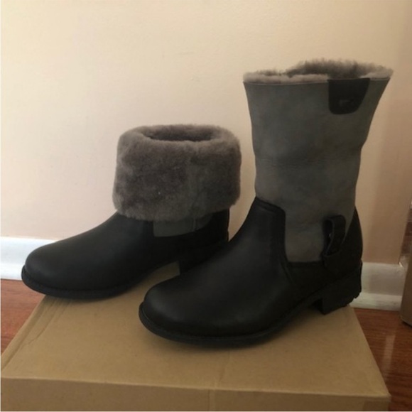 New in Box UGG Chyler Boots, Size 7 - Picture 9 of 15